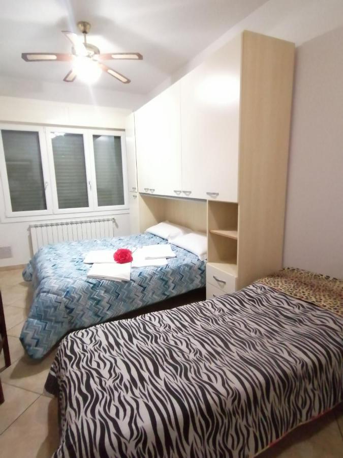 Villa Glori Affitto Camere Monolocali Carpi Luaran gambar